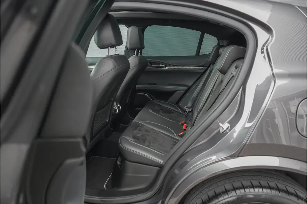 Alfa Romeo Stelvio 2.9 V6 AWD Quadrifoglio Pano H&K Carbon A uit 2019, foto 6