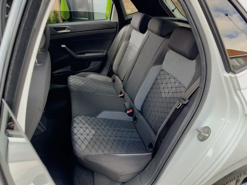 Volkswagen Polo 1.0 TSI R-LINE NAVI CAMERA DIGI-DASH APPLE-C uit 2022, foto 13