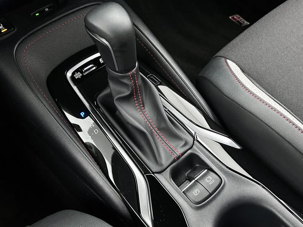 Toyota Corolla Hybrid 180 GR Sport uit 2026, foto 10