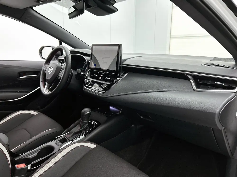 Toyota Corolla Hybrid 180 GR Sport uit 2026, foto 6