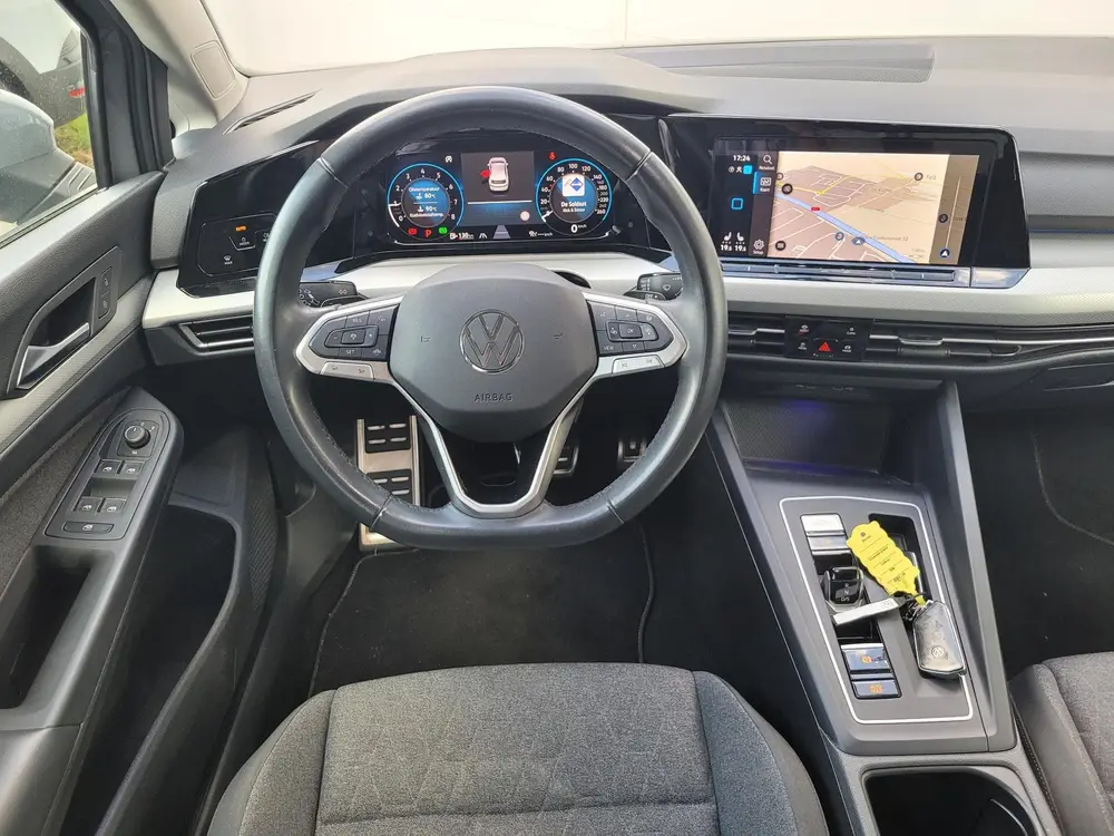 Volkswagen Golf 1.5 eTSI Life Business | Navigatie | Winter uit 2023, foto 10