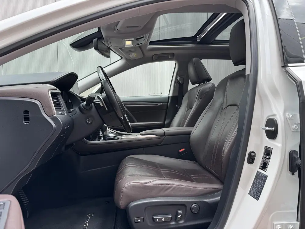Lexus RX 450h AWD President Trekhaak MarkLevinson Panorama uit 2021, foto 4