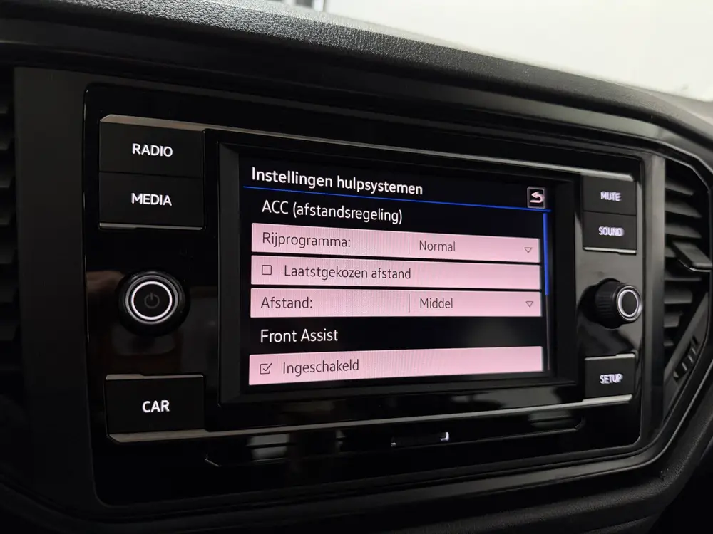 Volkswagen T-Roc 1.0 TSI Style - PDC / Stoelverw / Rijstrook uit 2019, foto 17