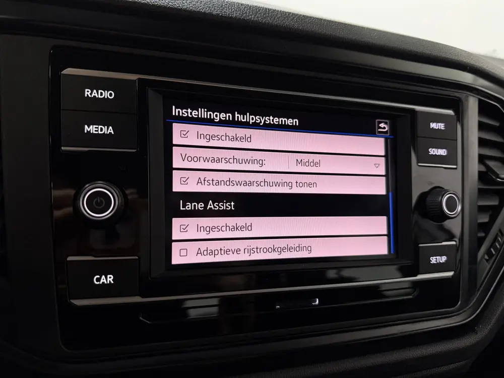 Volkswagen T-Roc 1.0 TSI Style - PDC / Stoelverw / Rijstrook uit 2019, foto 18