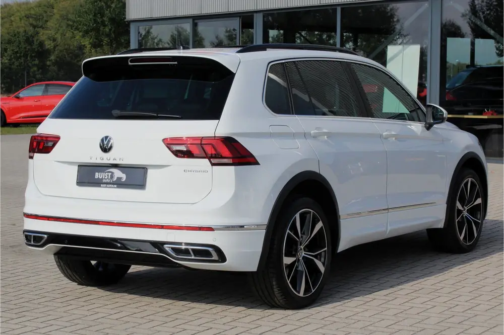 Volkswagen Tiguan 1.4 TSI eHybrid R-Line 245pk PANO LEER IQ uit 2022, foto 2