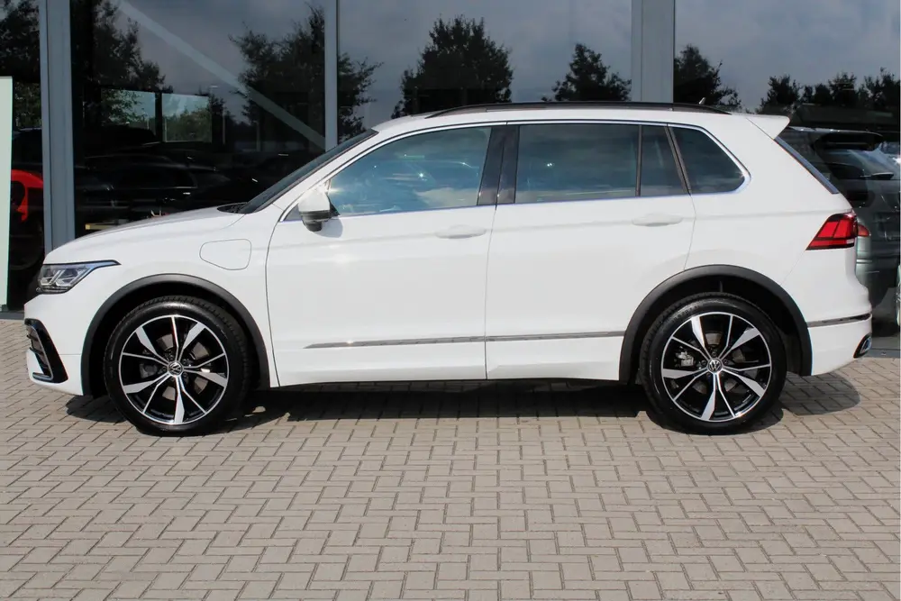 Volkswagen Tiguan 1.4 TSI eHybrid R-Line 245pk PANO LEER IQ uit 2022, foto 3