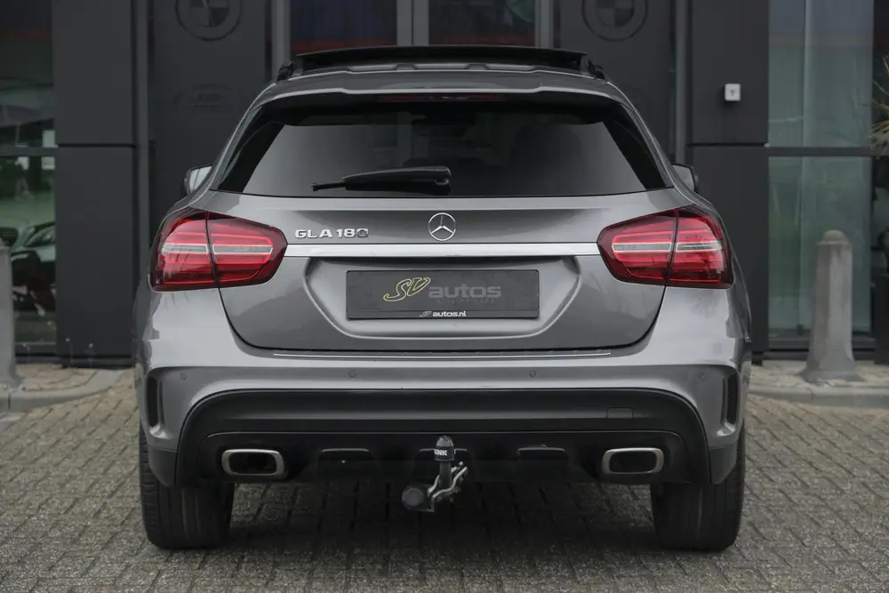 Mercedes-Benz GLA GLA180 AMG 122pk Panoramadak Night uit 2019, foto 19