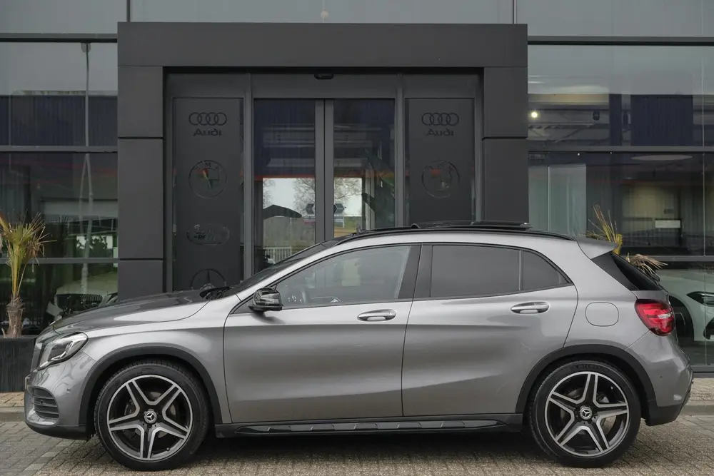 Mercedes-Benz GLA GLA180 AMG 122pk Panoramadak Night uit 2019, foto 5