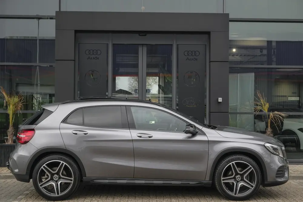 Mercedes-Benz GLA GLA180 AMG 122pk Panoramadak Night uit 2019, foto 6
