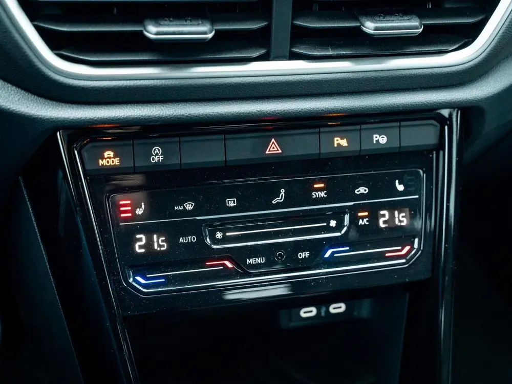 Volkswagen T-Roc 1.5 TSI R-Line | IQ Light | ACC | Trekhaak uit 2025, foto 16
