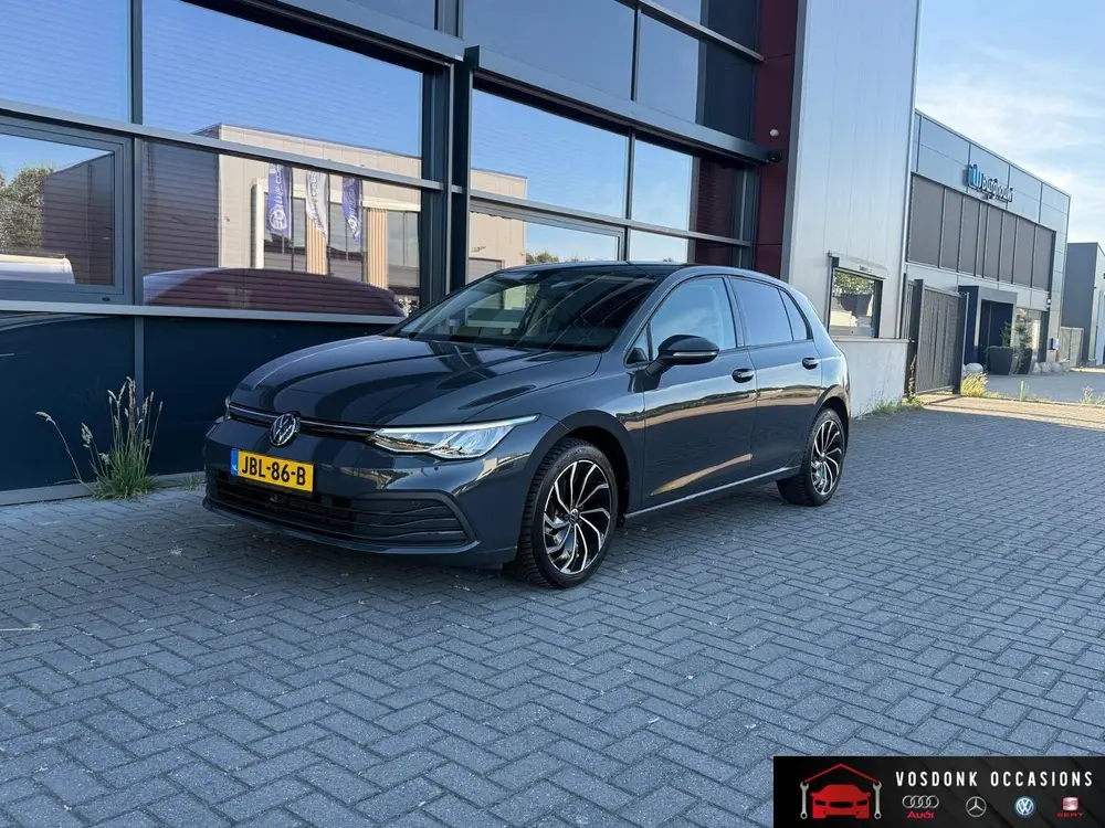 Volkswagen Golf 1.0 eTSI Life Business / Naviagtie/Automaat/ uit 2022, foto 3