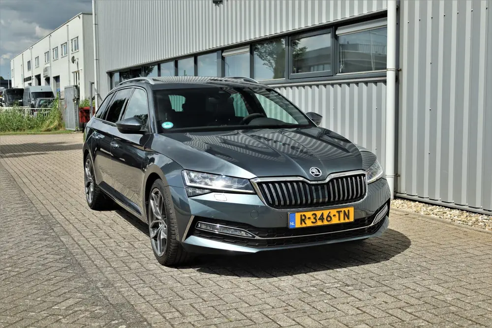 Skoda Superb 2.0 TSI 4x4 DSG Laurin & Klement 425pk sl uit 2019, foto 2