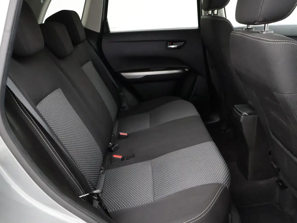 Suzuki Vitara 1.0 BOOSTERJET SELECT TWO-TONE + CAMERA uit 2020, foto 19