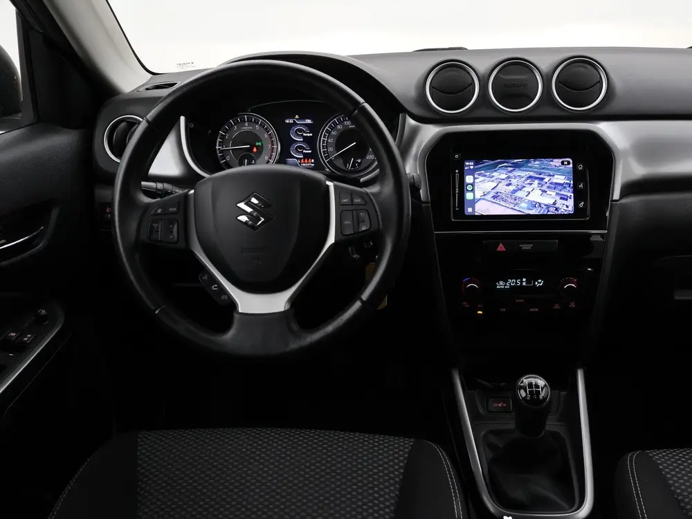 Suzuki Vitara 1.0 BOOSTERJET SELECT TWO-TONE + CAMERA uit 2020, foto 3
