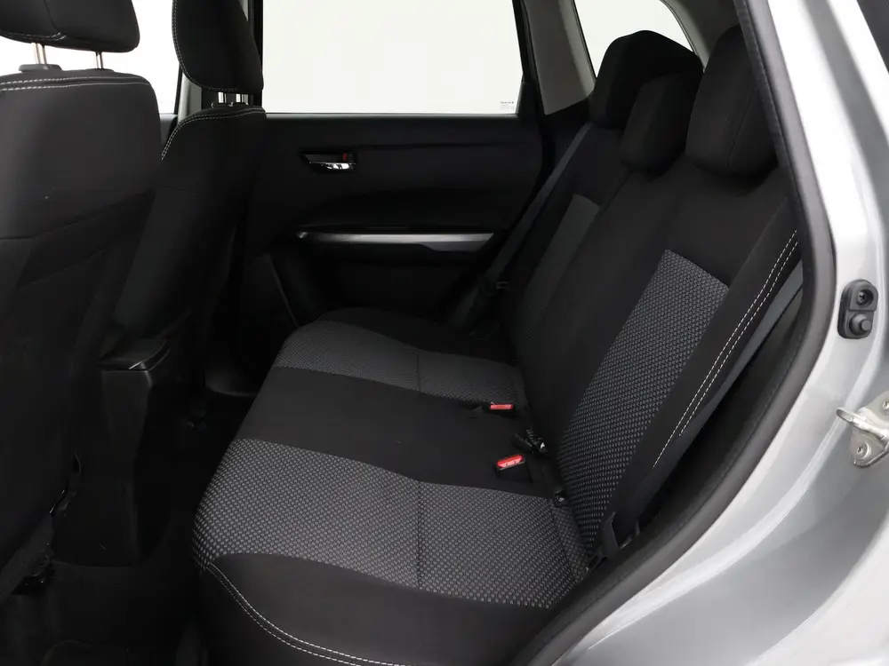 Suzuki Vitara 1.0 BOOSTERJET SELECT TWO-TONE + CAMERA uit 2020, foto 4