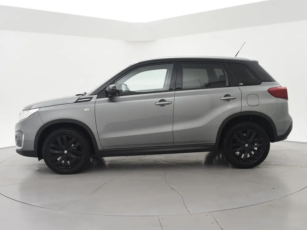 Suzuki Vitara 1.0 BOOSTERJET SELECT TWO-TONE + CAMERA uit 2020, foto 5