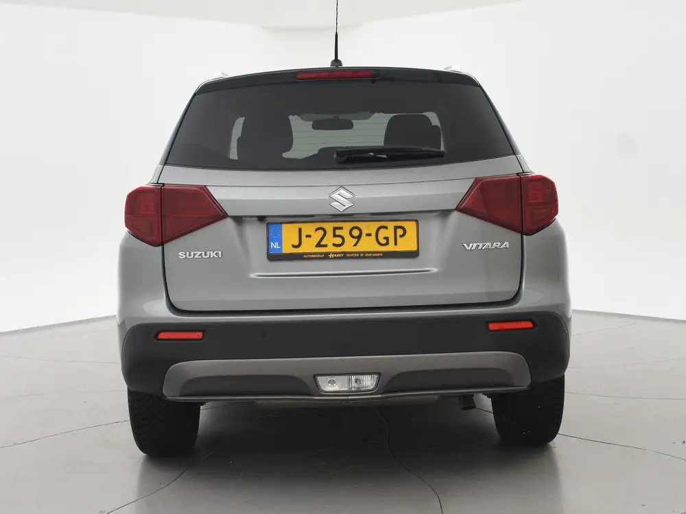 Suzuki Vitara 1.0 BOOSTERJET SELECT TWO-TONE + CAMERA uit 2020, foto 8