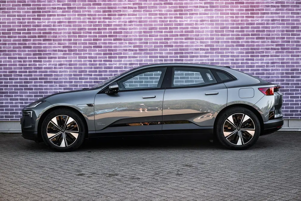 Polestar 4 Long Range Single motor 100 kWh uit 2024, foto 4