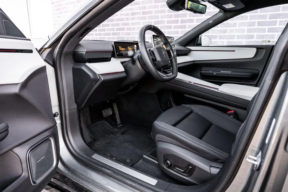 Polestar 4 Long Range Single motor 100 kWh uit 2024, foto 17