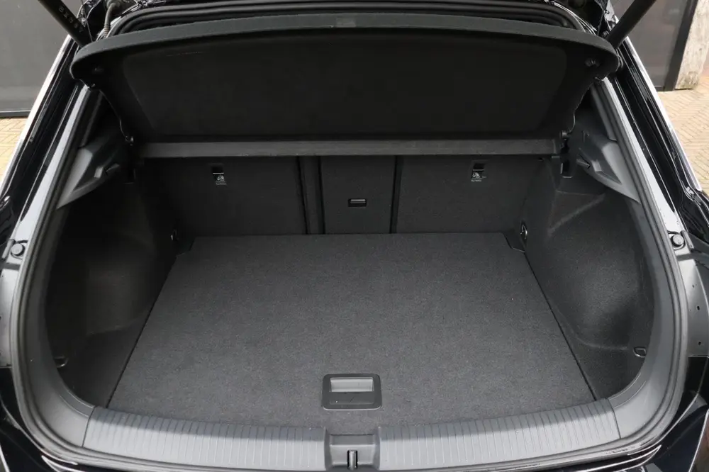 Volkswagen T-Roc 1.5 TSI R-Line Keyless Trekhaak Led uit 2024, foto 8