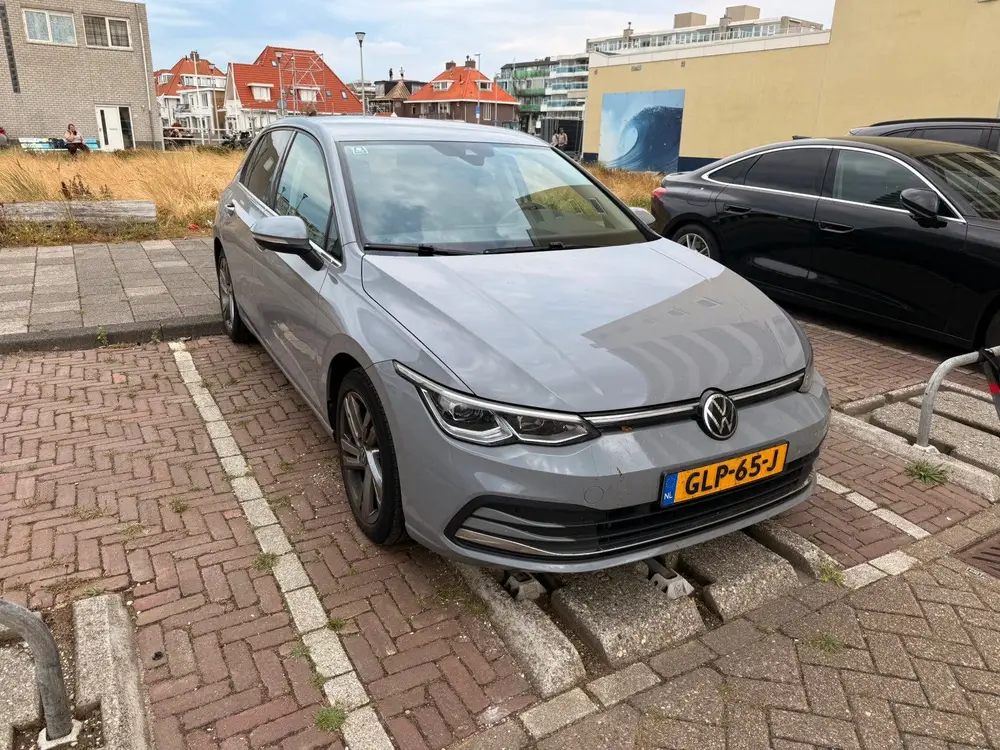 Volkswagen Golf 1.4 Ehybrid 204pk DSG 2021 Grijs uit 2021, foto 2