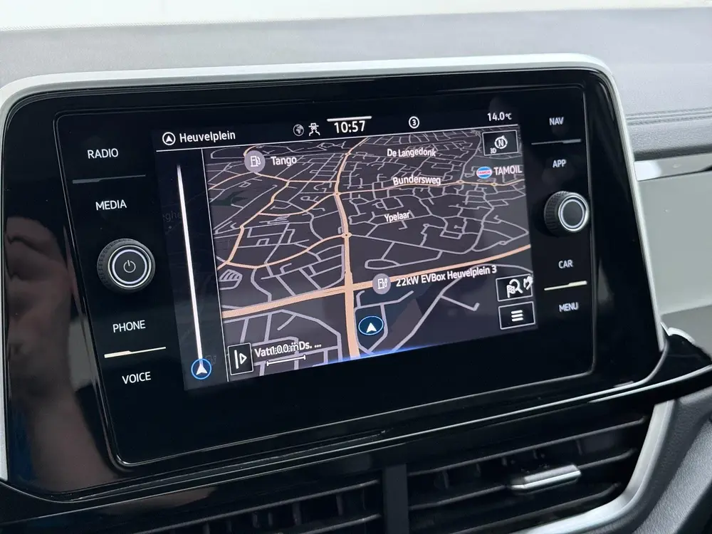 Volkswagen T-Roc 1.5 TSI R-Line Business+ uit 2022, foto 14
