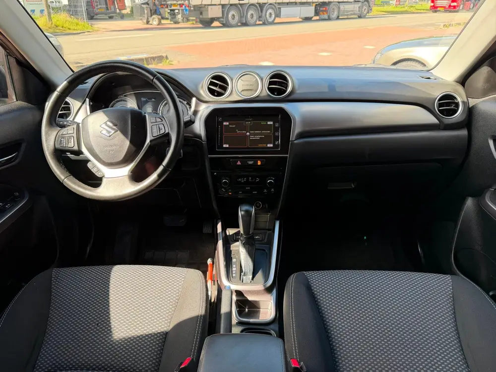 Suzuki Vitara 1.4 Boosterjet Select AUT uit 2019, foto 2