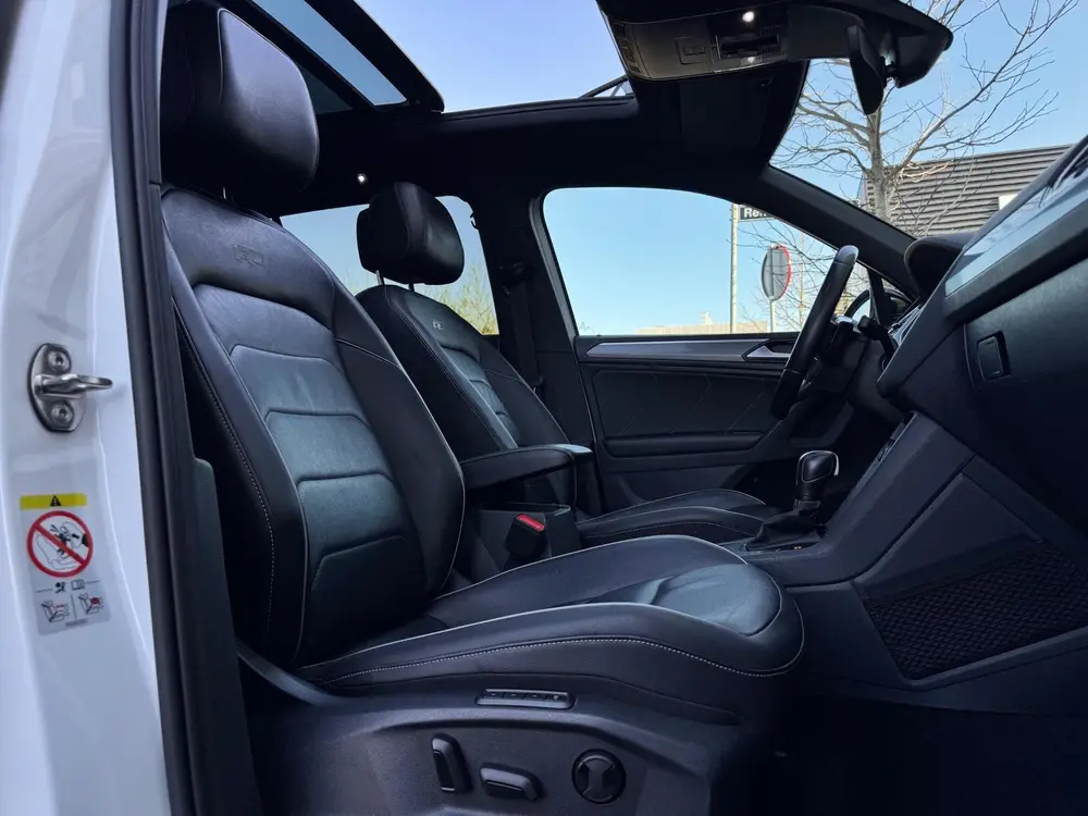 Volkswagen Tiguan 1.5 TSI ACT 3x R-Line Memory/Pano/Dynaudio uit 2019, foto 19