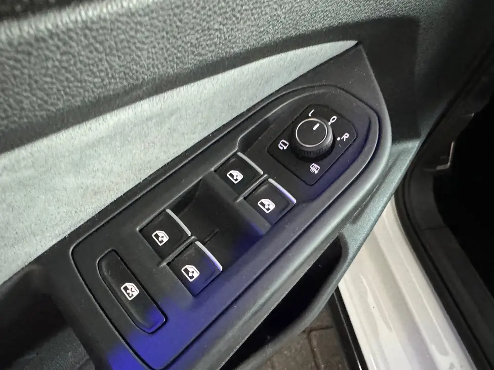 Volkswagen Golf 1.5 eTSI R Line Pano|Sfeer|Dodehoek|Camera uit 2021, foto 17