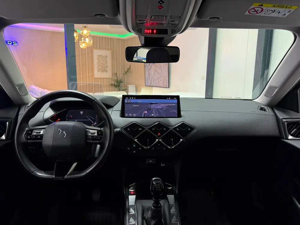DS Automobiles DS 3 Crossback DS 3 Crossback 1.2 PureTech 100pk Bastille uit 2023, foto 4