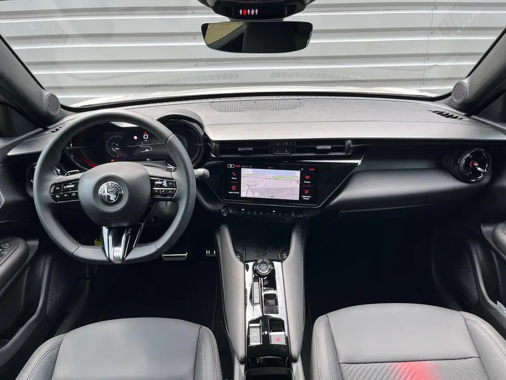 Alfa Romeo Junior 1.2 Turbo Hybrid 136pk eDCT6 Ibrida Specia uit 2025, foto 18