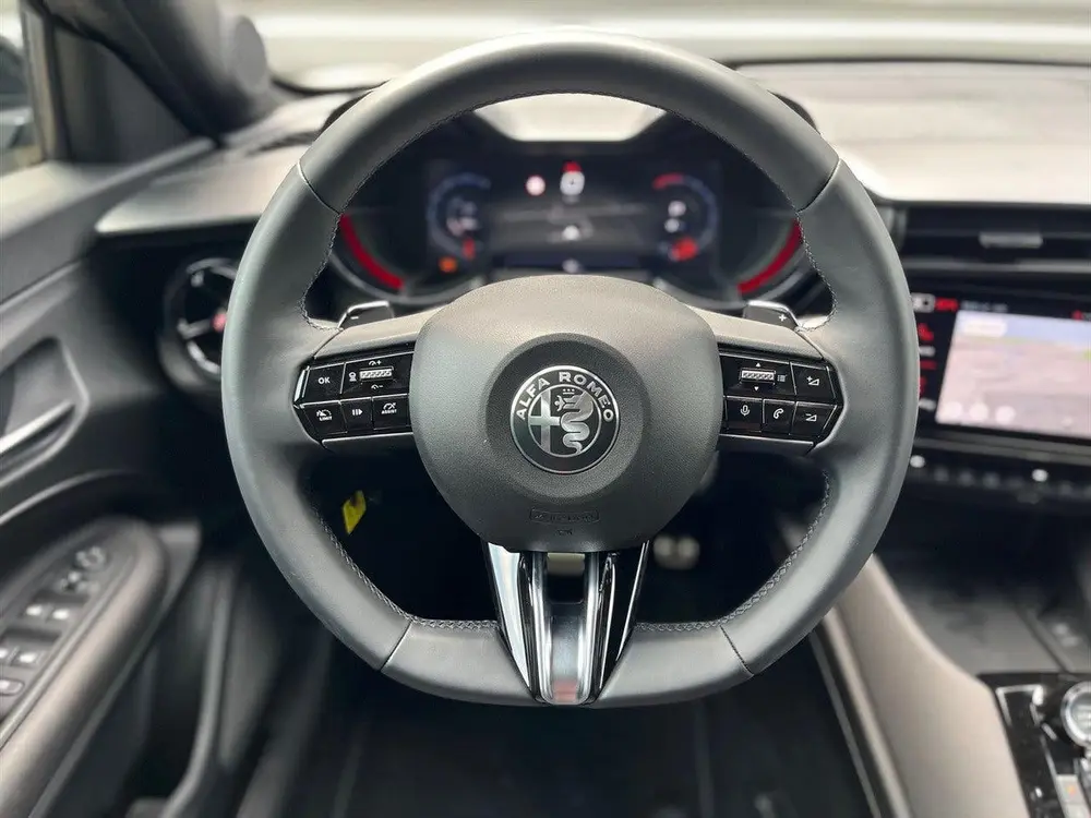 Alfa Romeo Junior 1.2 Turbo Hybrid 136pk eDCT6 Ibrida Specia uit 2025, foto 19