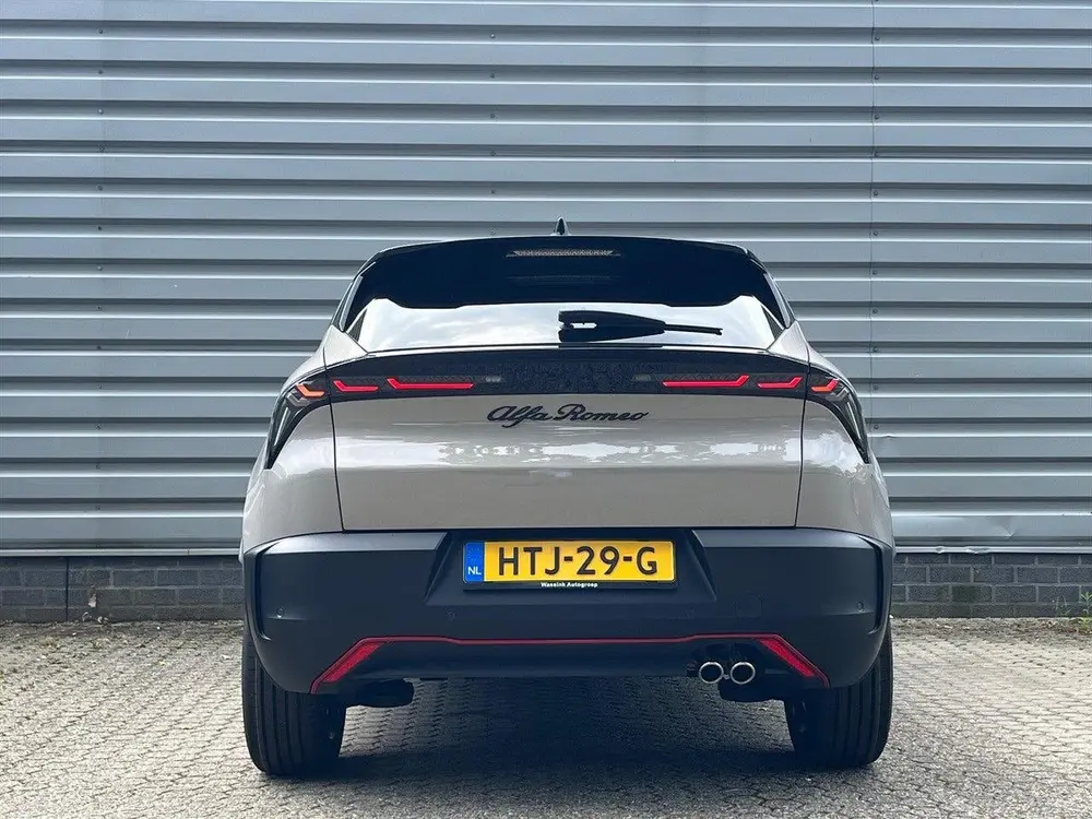 Alfa Romeo Junior 1.2 Turbo Hybrid 136pk eDCT6 Ibrida Specia uit 2025, foto 6