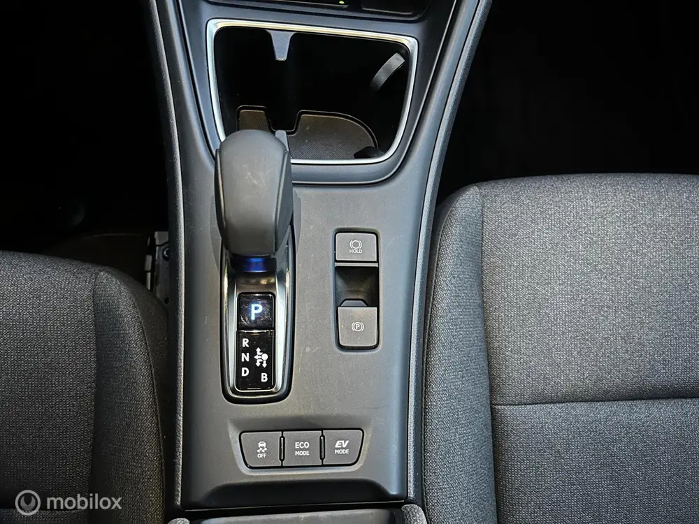 Lexus LBX Business Line Pro 2WD uit 2024, foto 16