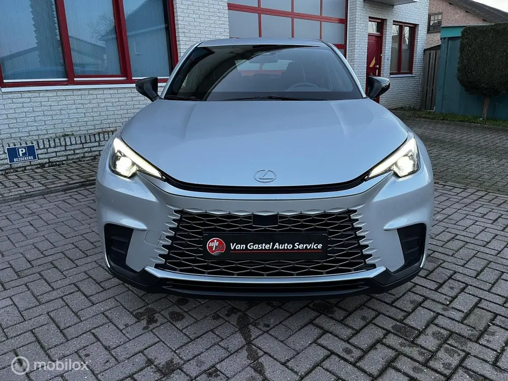 Lexus LBX Business Line Pro 2WD uit 2024, foto 3