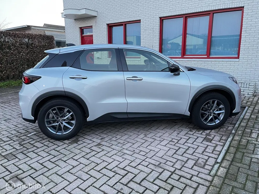 Lexus LBX Business Line Pro 2WD uit 2024, foto 5