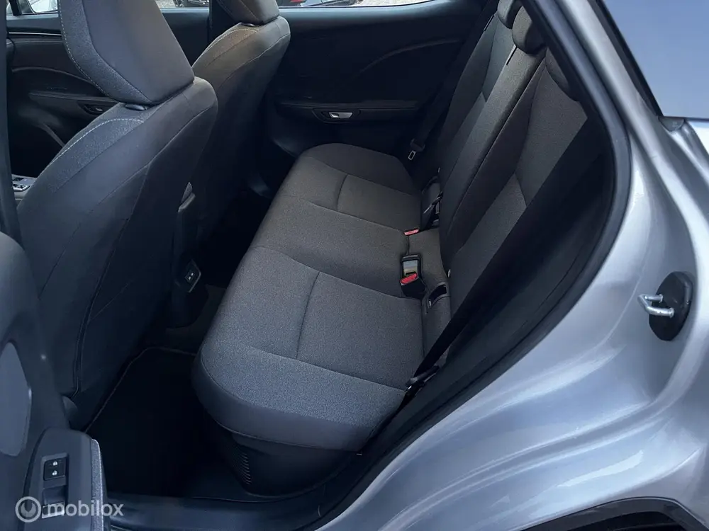 Lexus LBX Business Line Pro 2WD uit 2024, foto 9