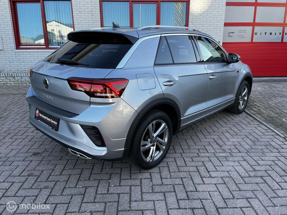 Volkswagen T-Roc 1.5 TSI R-Line / DIG COCKPIT / NAVI uit 2024, foto 4