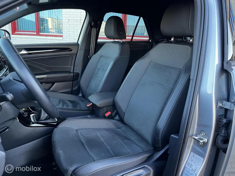 Volkswagen T-Roc 1.5 TSI R-Line / DIG COCKPIT / NAVI uit 2024, foto 8