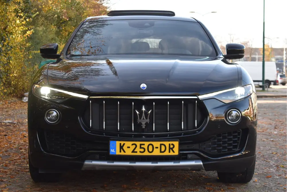 Maserati Levante 3.0 V6 AWD GranLusso 350 pk Facelift Driver uit 2019, foto 4