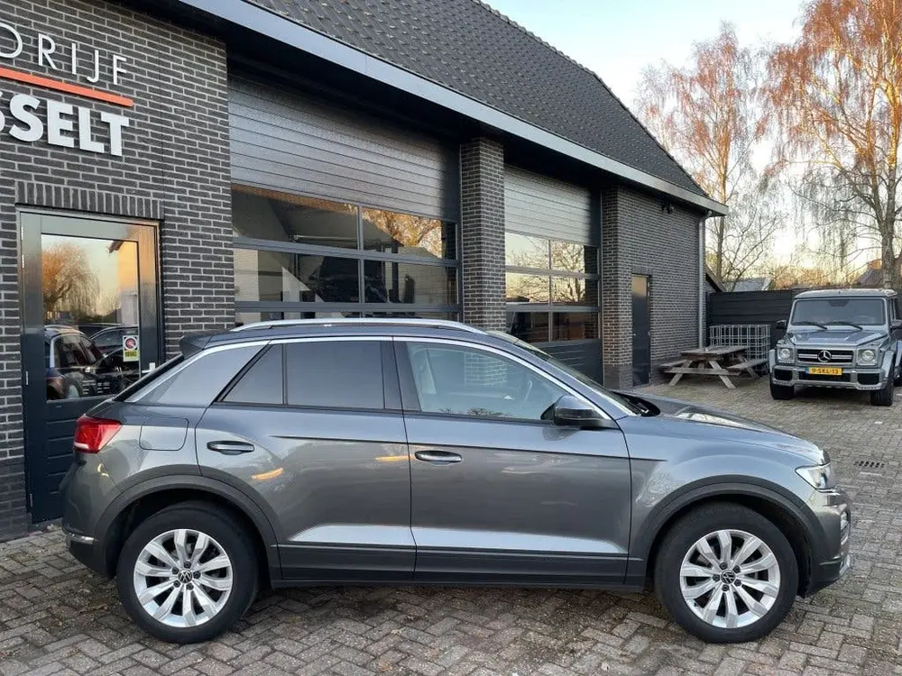 Volkswagen T-ROC 1.0 TSI Style uit 2021, foto 2