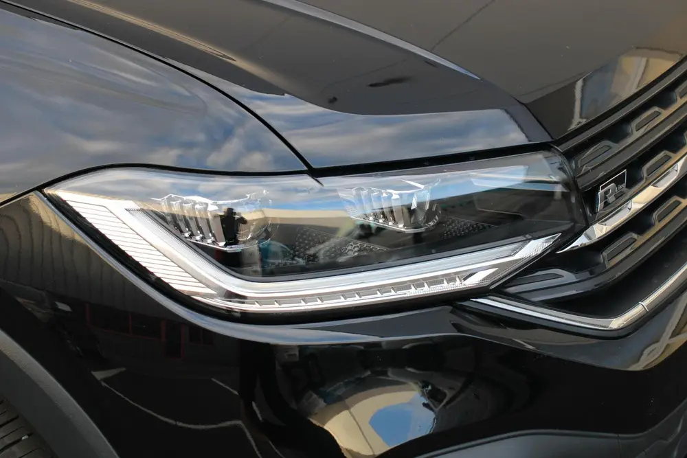 Volkswagen T-Cross 1.0 TSI R-LINE, VIRTUAL, STOELVERWARMING uit 2022, foto 4