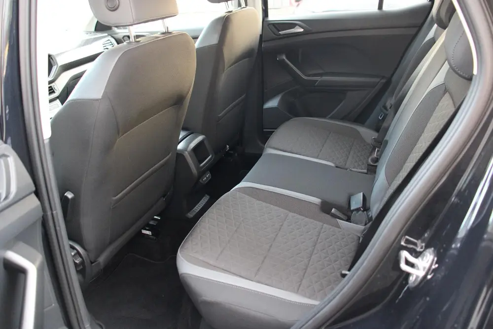 Volkswagen T-Cross 1.0 TSI R-LINE, VIRTUAL, STOELVERWARMING uit 2022, foto 9