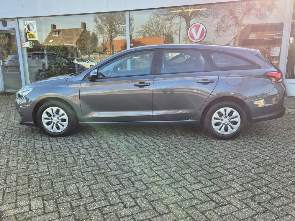 Hyundai i30 1.4 GDI Station 6 versnellingen Airco uit 2019, foto 2