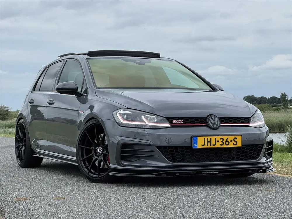 Volkswagen Golf 7.5 2.0 TSI GTI TCR 500PK / Pano / REVO Air uit 2019, foto 2