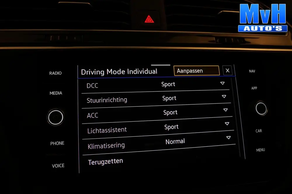 Volkswagen Tiguan 1.4 TSI eHybrid R-Line|PANO|STOEL/STUUR.VE uit 2024, foto 11