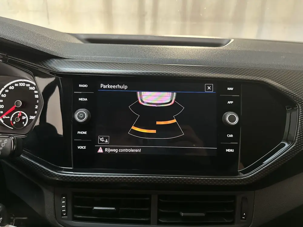 Volkswagen T-Cross 1.0 TSI Life Navigatie App-Connect Parkee uit 2023, foto 13