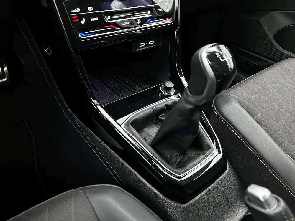 Volkswagen T-Cross 1.0 TSI Goal CARPLAY | AD-CRUISE | STOELV uit 2025, foto 14