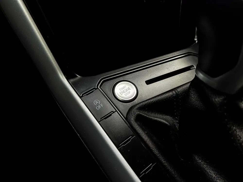 Volkswagen POLO 1.0 TSI R-Line Business_Navi_Carplay_Led_Vir uit 2022, foto 3