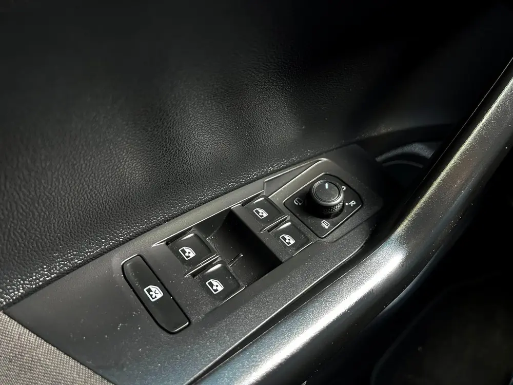 Volkswagen POLO 1.0 TSI R-Line Business_Navi_Carplay_Led_Vir uit 2022, foto 15